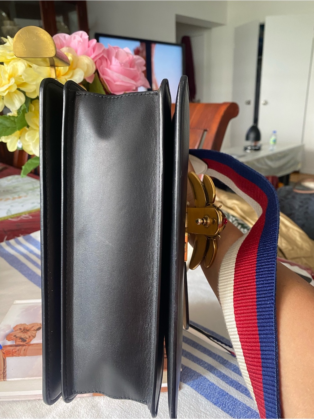 Gucci Black and Cream Top-Handle Satchel with Jeweled Bee Detail - Picture 12 of 12